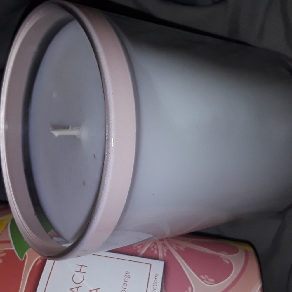 Citrus peach sangria candle - Picture 2 of 6